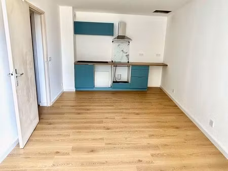 mauguio centre - t2 rénové avec 40 m² de combles privatifs