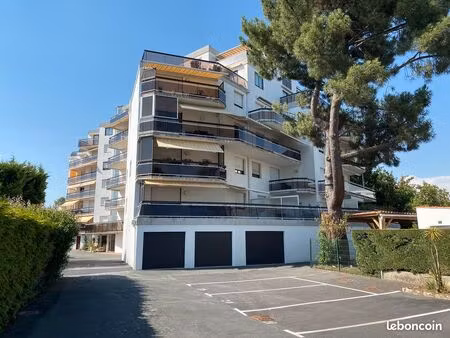 appartement à royan dans résidence recherchée aperçu mer au 6ième dernier étage avec terra