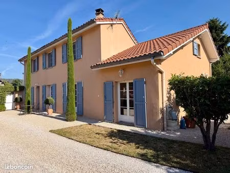 maison 6 pièces 194 m²