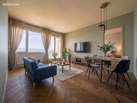 pied tram a  e  parc palmer  proche hôpital - appartement t2 47 m2 + balcon vue dégagée sa