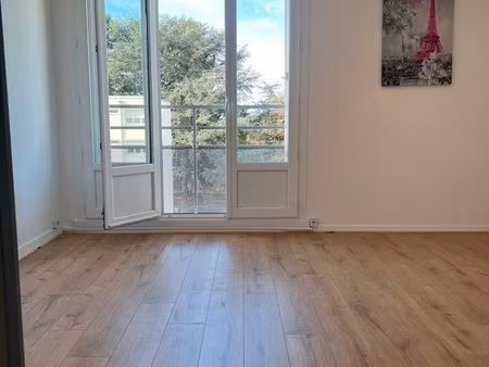 f3 lumineux avec 2 chambres-tram 3mn