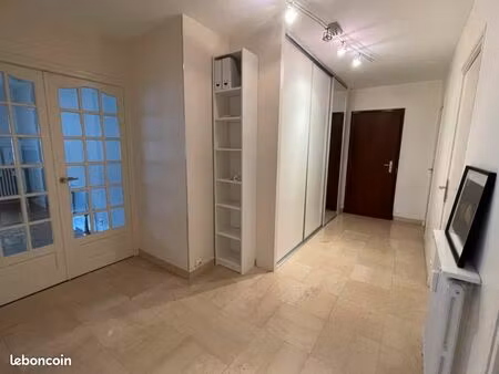 à vendre – appartement t3 de 77 m² avec parking privatif – grenoble (eaux claires)