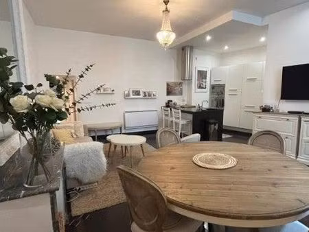 montpellier écusson – t3 traversant de 74 m² – 239 000 fai