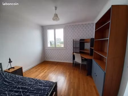 chambre meublée lumineuse île de nantes 44000 au calme (nantes centre)