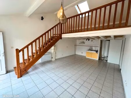 logement mitoyen 74 m² — aucun travaux — dpe d — coeur léon