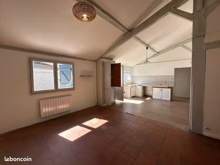 logement mitoyen t3 84 m² à rénover — hors copropriété — léon