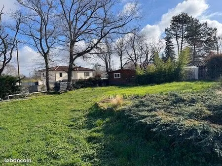terrain à bâtir de 820 m² à saint-just-saint-rambert (42)