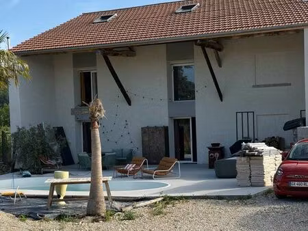 jolie maison mitoyenne au calme