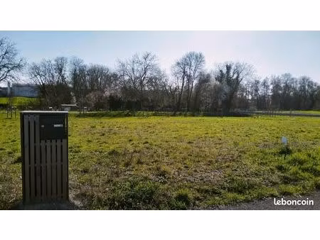 terrain 403 m² vernantes