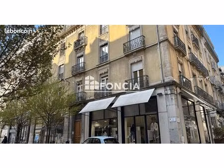 grenoble hyper-centre - appartement t3 93 60 m²