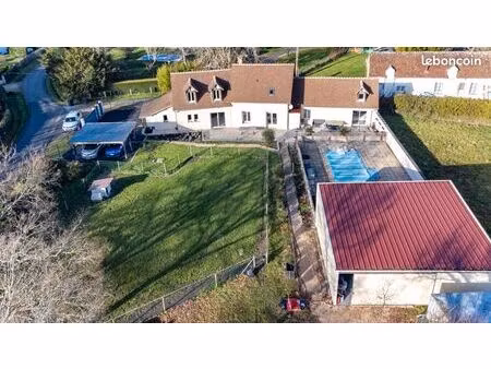 maison 7 pièces 196 m²