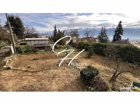 terrain 758 m² meylan
