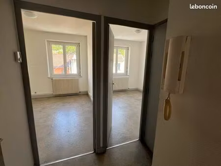 bel appartement f2 lumineux aux beaux volumes