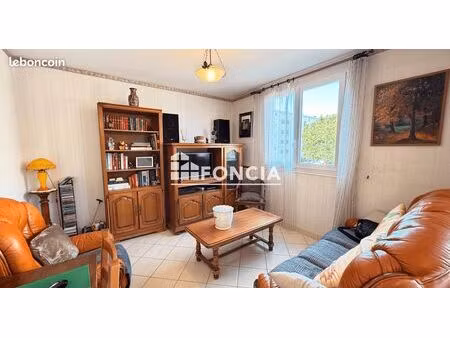 appartement t4 avec balcon à proximité de la gare de saint-pierre-des-corps