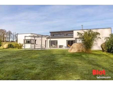 maison 5 pièces 214 m²