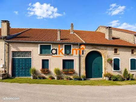 maison 10 pièces 272 m²