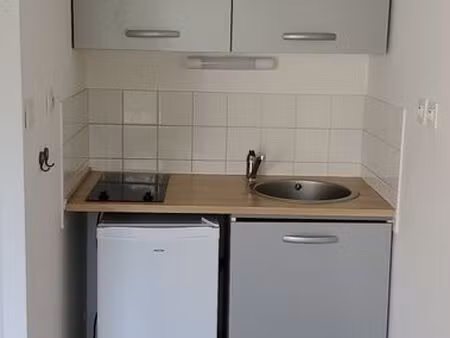 beau studio de 21 m2 + place de parking