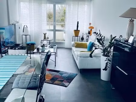 vends appartement 3 pièces 75 m2 situé dans un parc