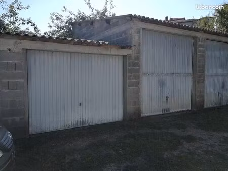 lot de 2 garages loués