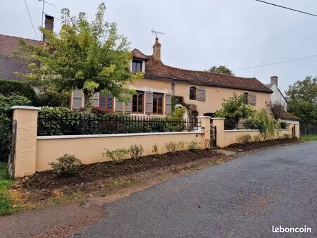 longère dans hameau de 5 maisons