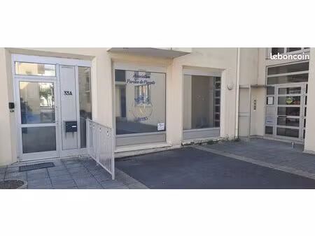 local commercial 63 m²