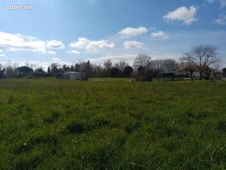terrain 1292 m² lafox