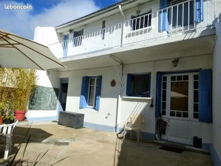 maison 154m2 / 2appartements + cour ext