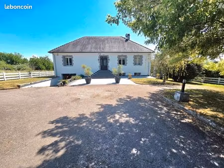 pavillon 13 pièces 340 m²