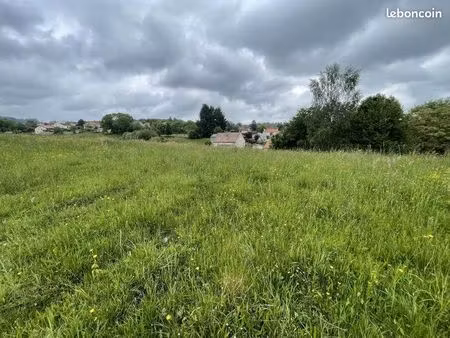 terrain 1 097 m² leyme