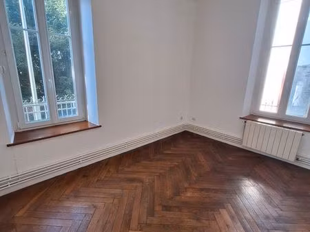 toul gare f2 35m²
