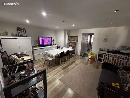 f3 de 63 m² avec jardin   climatisation et cuisine équipée