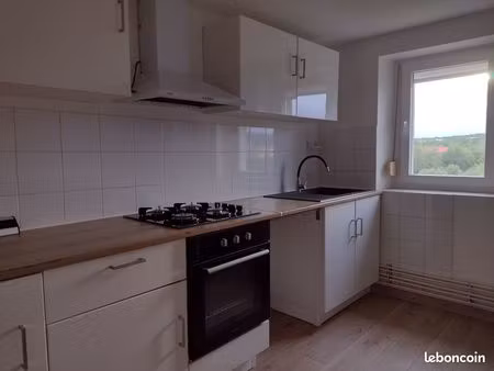 loue f2 homécourt