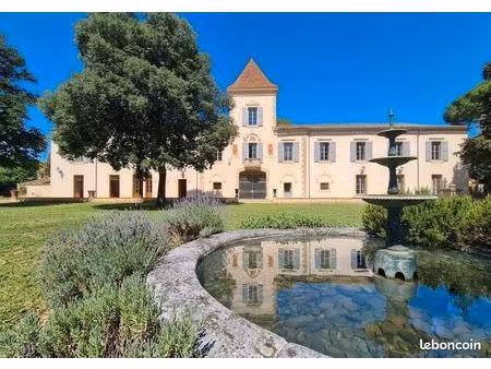 château 15 pièces 883 m²