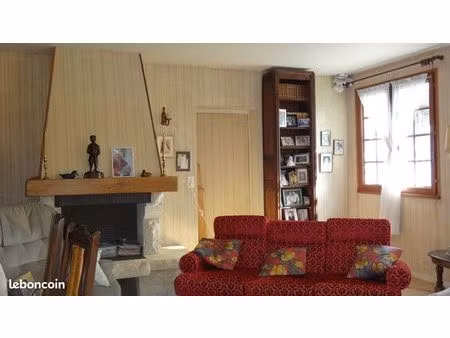 maison individuelle à chinon – calme  jardin et beaux volumes