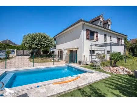 maison 4 pièces 136 m²