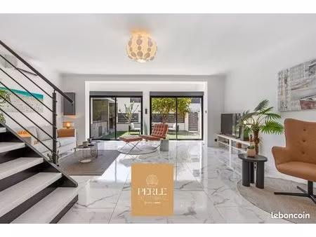 villa 6 pièces 150 m²