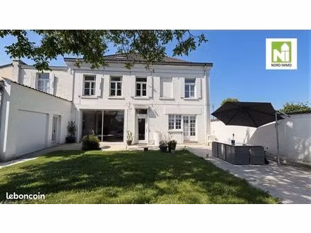 maison 7 pièces 182 m²