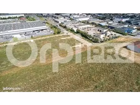 terrain 2 084 m² cormontreuil