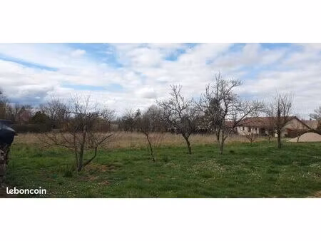 terrain constructible / à bâtir