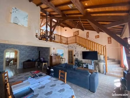 maison qualitative et spacieuse de 200m2 de 1996 sur terrain de1122m2 proche gdl/allemagne