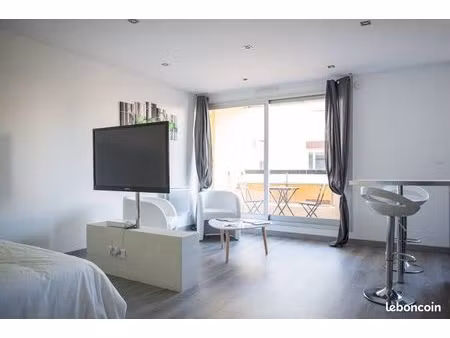 grand studio 31 m² proche centre