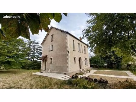 maison 8 pièces 218 m²