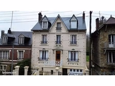maison 9 pièces 185 m²