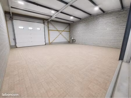 entrepôt-local d’activité sécurisé