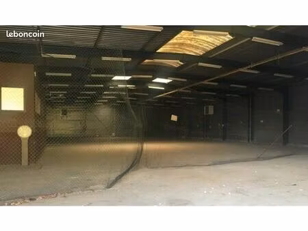 hangar entrepôt cellule