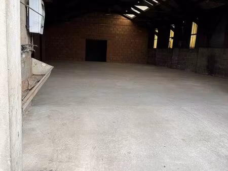 local / entrepôt / garage de 303 m² – fort potentiel à libourne