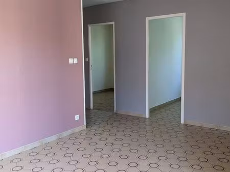 t2 avec grand balcon 14m²