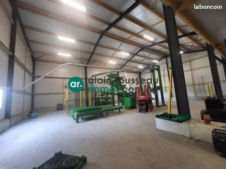 local 1700 m² la possonnière