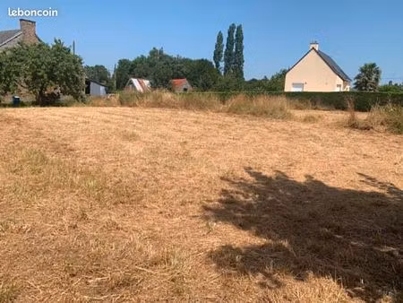 vends terrain a batir non viabilisé à precey 50