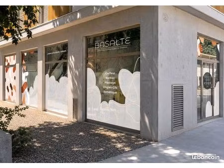 local commercial 76 m² – idéal centre de beauté  coiffure  onglerie. possibilité autres ac